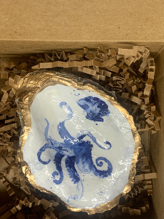 Sea creatures in blue and white jewelry dish